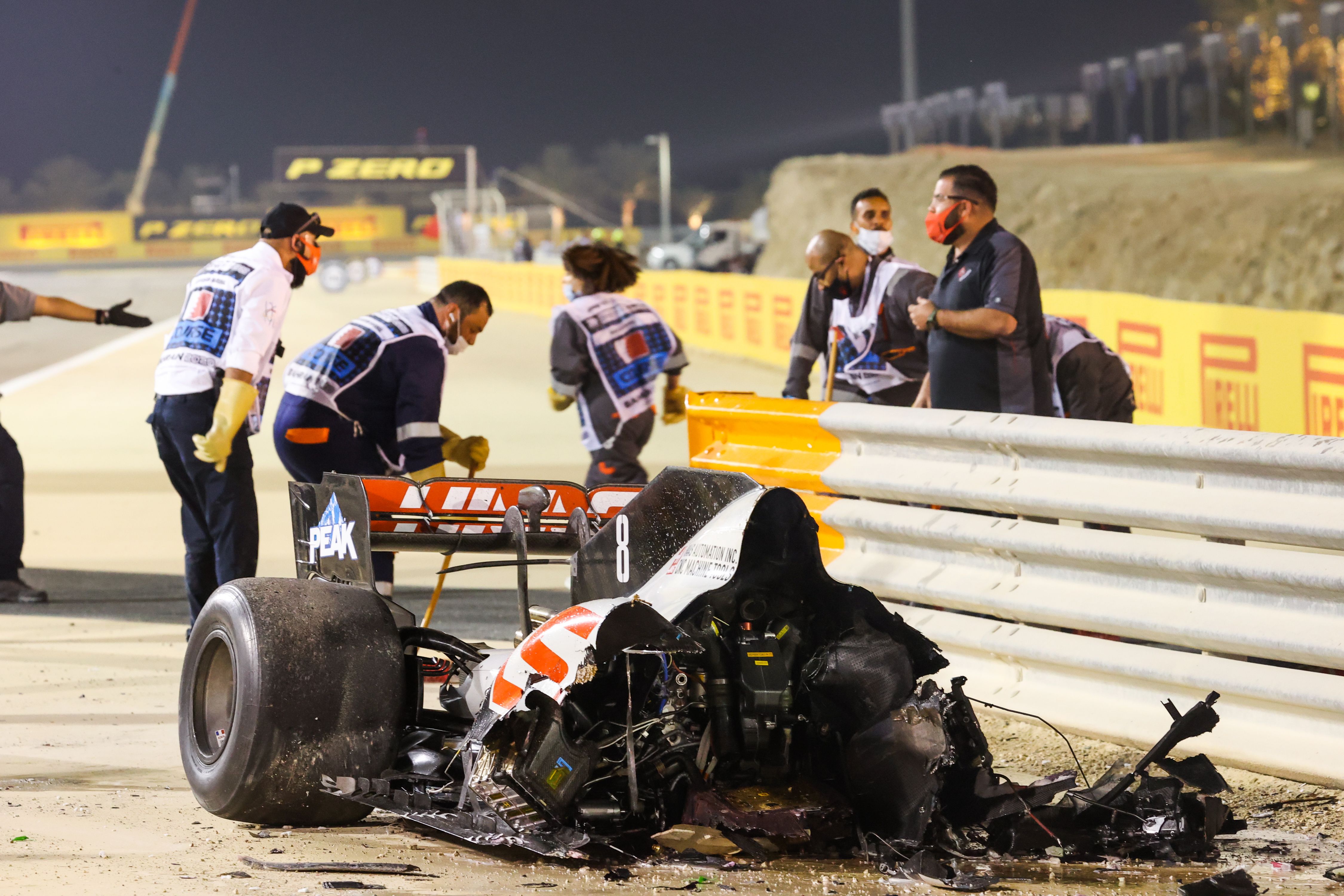 Гонщики гран при 1. Грожан авария Бахрейн 2020.