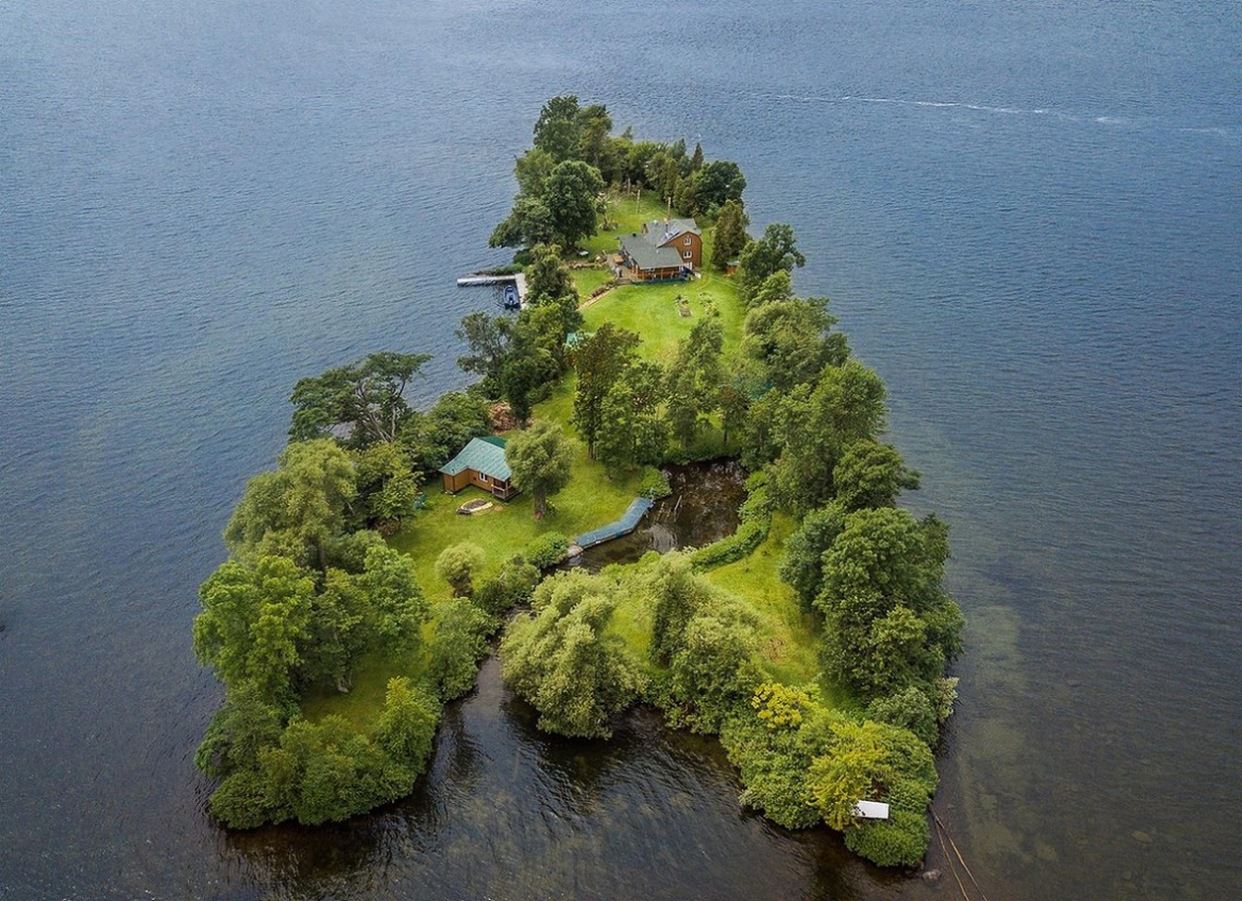 O island. Остров Рене-Левассер. Остров Дюпюи.. Самый маленький остров в мире. Самый маленький Обитаемый остров.